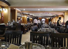 Moris multicusine Restaurant