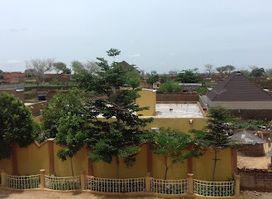 Hotel Birni House
