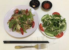 Quán Toan : Cơm Chiên + Mỳ Xào + Bò Xốt Hàu
