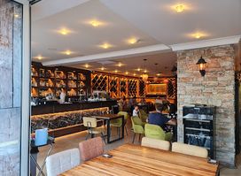 Gourmet Cocktail Bar & Grill