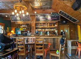 Le Baril Roulant - Microbrasserie / Inn & Restaurant