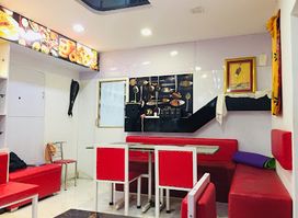 Foodies Restaurant & Bar