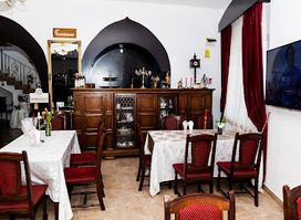 RESTAURANT CORVINIANA