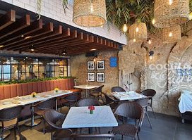 Bistro 702