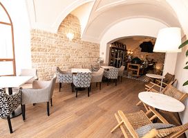 Fjaka Wine & Tapas bar