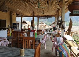 the best one Restaurant Konglor cave
