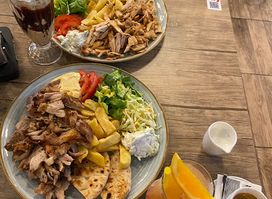 YANNI'S GREEK GRILL