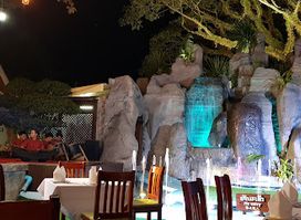 Kuoa That Luang Restaurant