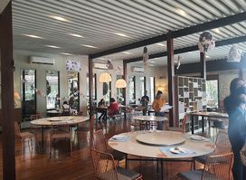 Moon Rabbit Cafe & Restaurant