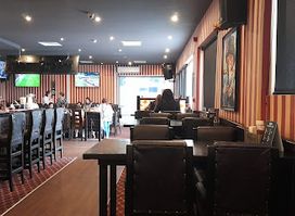 The Honeysuckle Pub & Restaurant-Airport