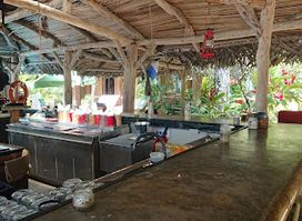 SKULLY'S (Hotel/Hostal, Bar & Food Court)