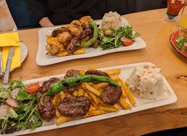 Restaurant und Cafe Familie Toluay