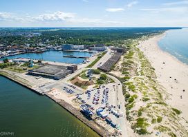 Ventspils zila karoga pludmale