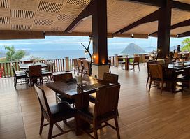 Sesto Senso Restaurant and Lounge