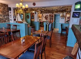 The Moorings Guesthouse & Seafood Restaurant @ The Bridge Bar