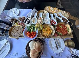 San Rooftop (Restaurant & Cafe)