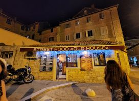 Old House street food