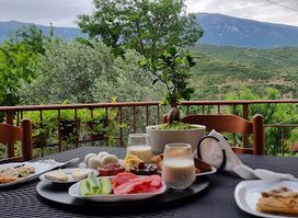 Restorant Salillari & Guest House