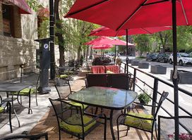 Hermanos Restaurant & Wine Bar
