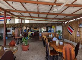 Malecón Bar Restaurante Jacó