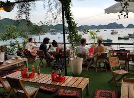Mona Restaurant
