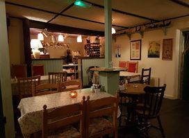 Pepper's Bar & Restaurant