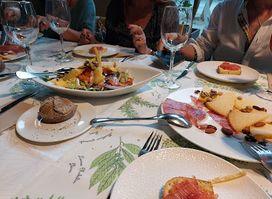 Restaurante Cuatro Hojas (by Juanjo Carabajal)
