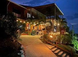 Lola’s Restaurant and Bar
