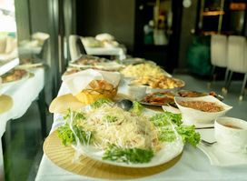 Ritz Regal (Lounge & Restaurant)