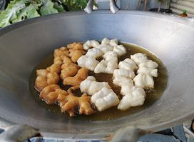 ปาท่องโก๋ ป้ากุ้ง
