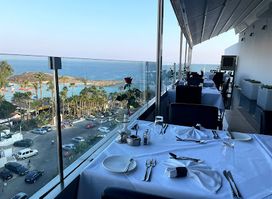 Glasshouse Lounge Restaurant