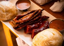 Jarateng Pub and Grill