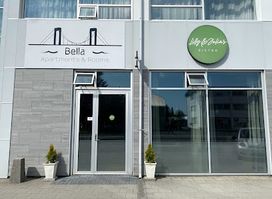 Lilly&Julia's