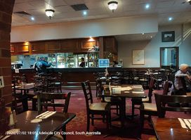 Elephant & Castle Hotel
