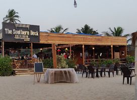 The Southern Deck - Beach Bar & Bistro