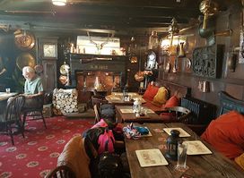 The Bull I' Th' Thorn Pub & Pizzeria | Peak District
