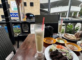 Mama Rich Kitchens (Pakistani and Local Food)