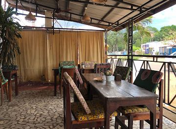 the-gambia/western-region/restaurant/solomelo-s-music-venue