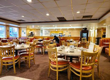 wisconsin/kenosha/restaurant/tommy-s-home-run-family-restaurant