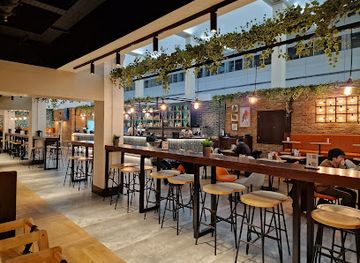 united-kingdom/renfrewshire/restaurant/bird-signet-bar