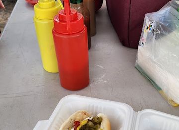 guam/sinajana/restaurant/re-ana-s-hotdog-stand