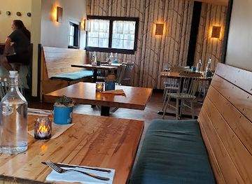 colorado/boulder/restaurant/river-and-woods