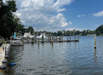 maryland/wye-island-natural-resource-management-area/restaurant/cantler-s-riverside-inn