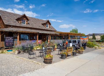 utah/escalante/restaurant/escalante-outfitters