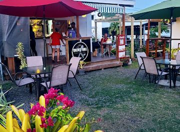 grenada/saint-patrick/restaurant/queen-s-grill-restaurant-bar