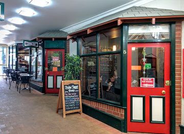 australia/blue-mountains-national-park/restaurant/basil-nut-cafe-restaurant-katoomba