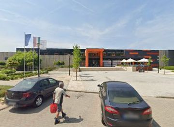 hungary/tatabanya/restaurant/kek-kavehaz-etterem