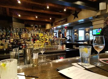 massachusetts/south-shore/restaurant/scarlet-oak-tavern