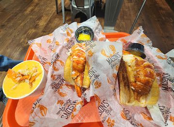 washington/olympic-national-park/restaurant/mason-s-famous-lobster-rolls