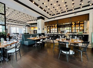 tennessee/rock-city/restaurant/whitebird